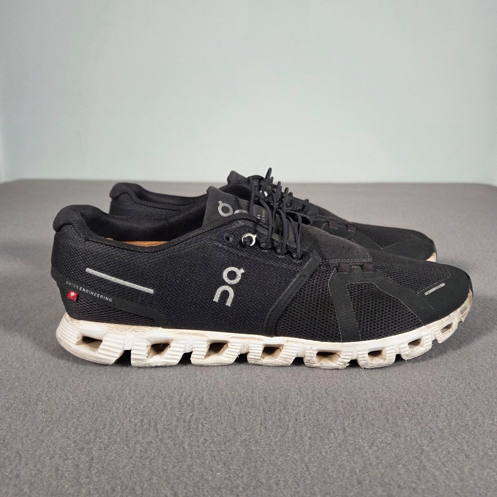 On Cloud 5 Sneakers Mens 11 Black Running Shoes Comfort Low Top Athletic